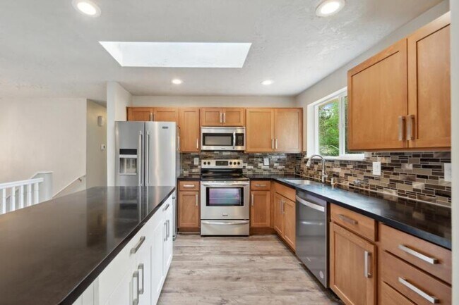 Building Photo - 4 bedroom in Bothell WA 98021