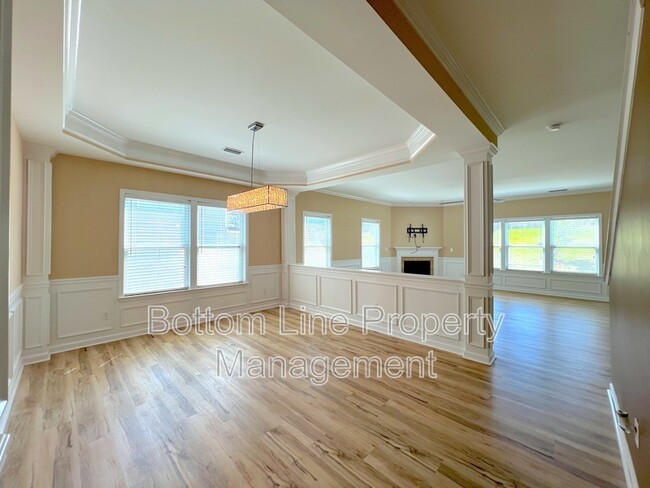 Building Photo - 815 Sarah Laura Ln