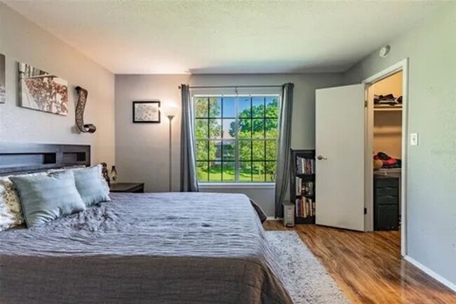 Building Photo - Beautiful 2 bedroom, 2 bathroom condo!