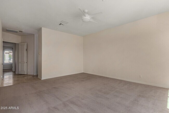 Building Photo - 11173 E Greenway Rd