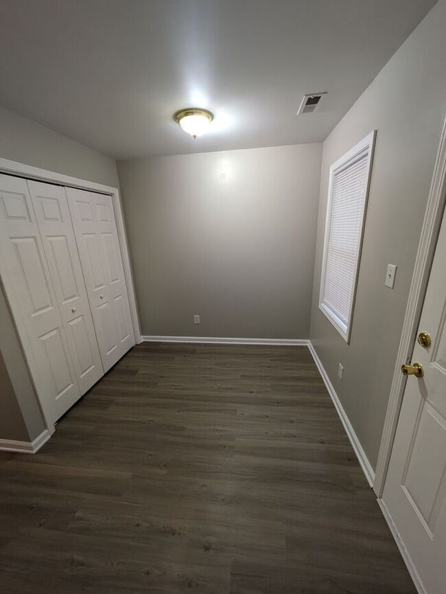 Building Photo - 2BD/1.5 Townhome At Viewpoint in Hickory