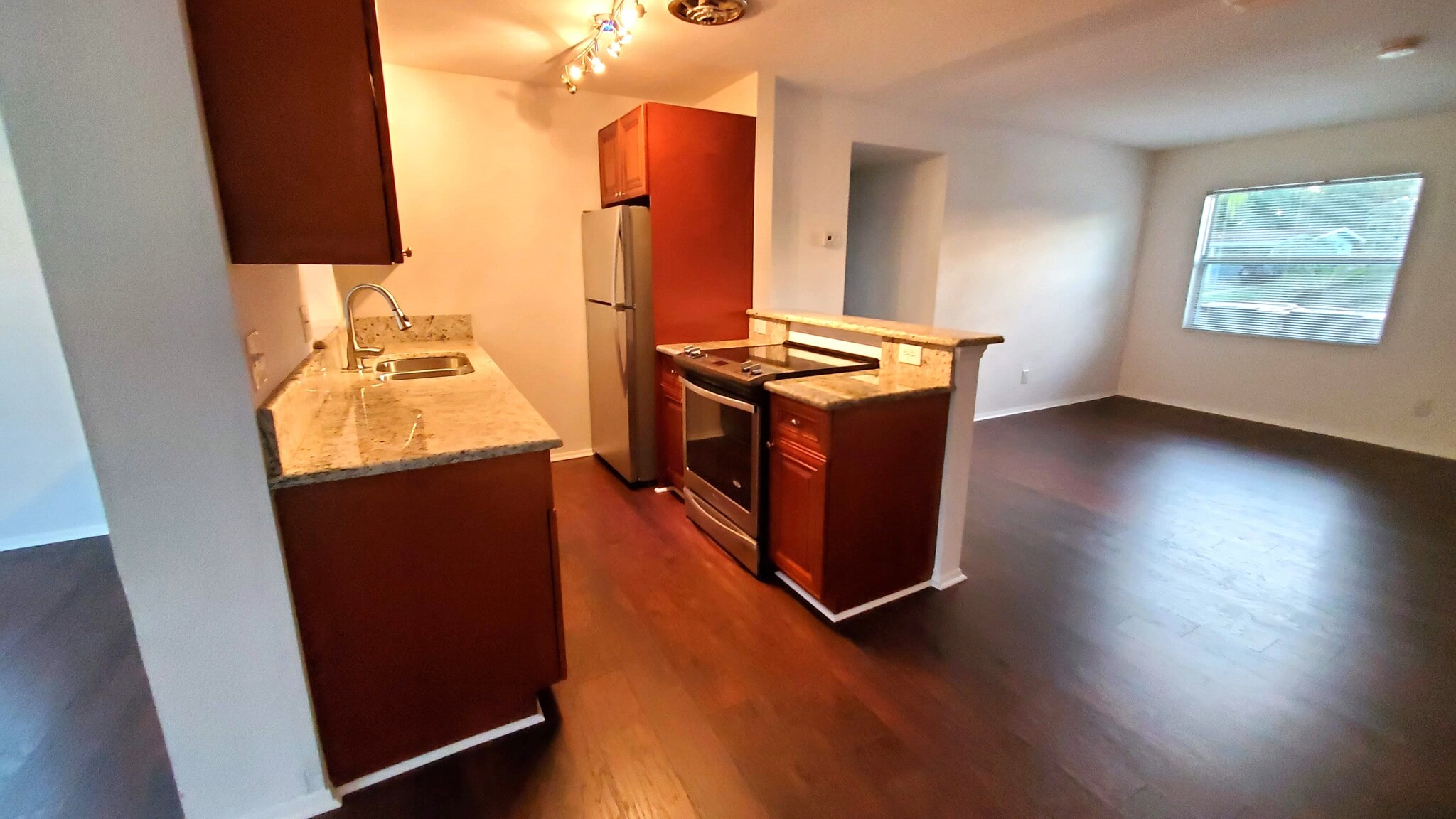 Main Kitchen - 1721 Moselle Avenue