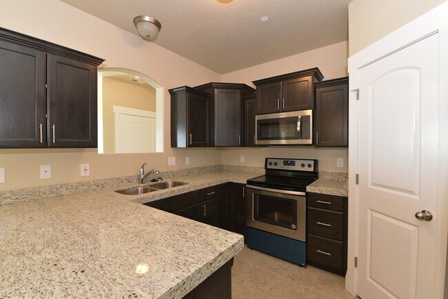 Building Photo - Beautiful Hillcrest Condo in Saratoga Springs