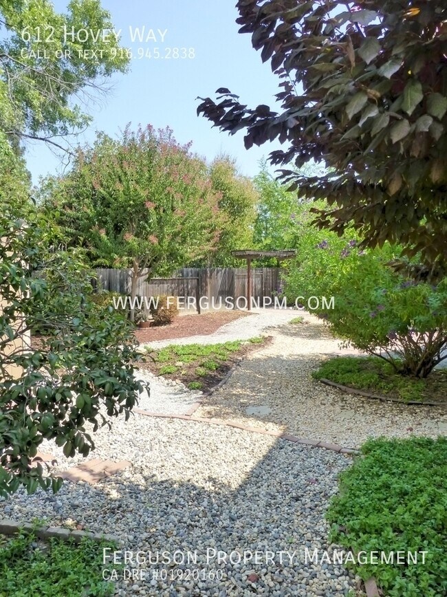 Building Photo - 612 Hovey Way