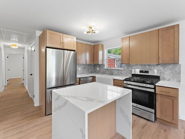 Building Photo - Fully Renovated 3-Bedroom Home with Designer Kitchen, Large Deck & Central Air in Pennsauken