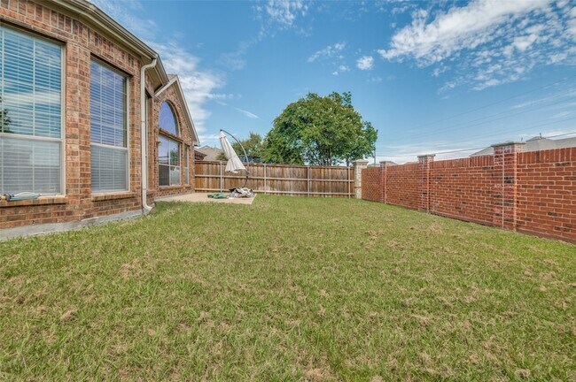 Building Photo - 2767 Waterway Dr