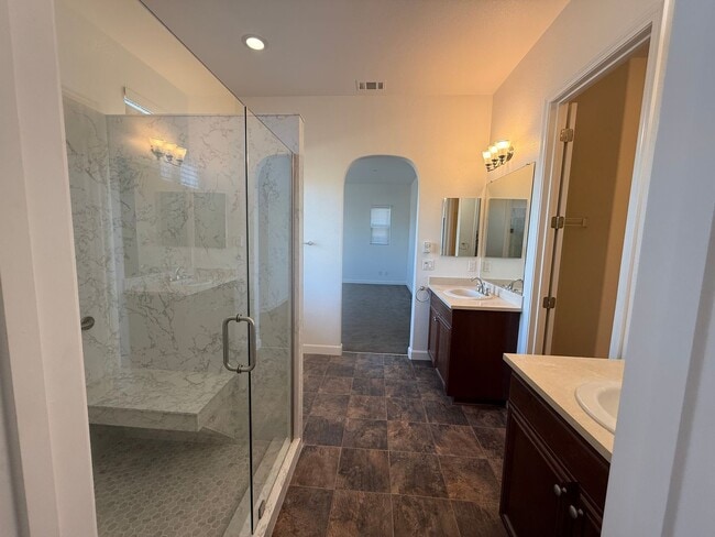 Building Photo - Lake front single story home in gated community!