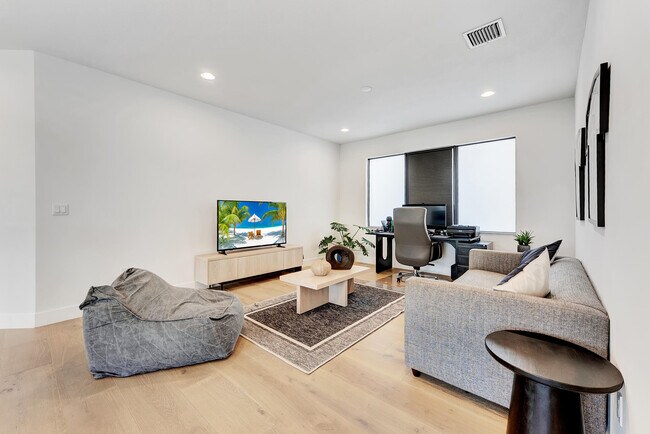 Building Photo - 8125 Crystal Downs Ave