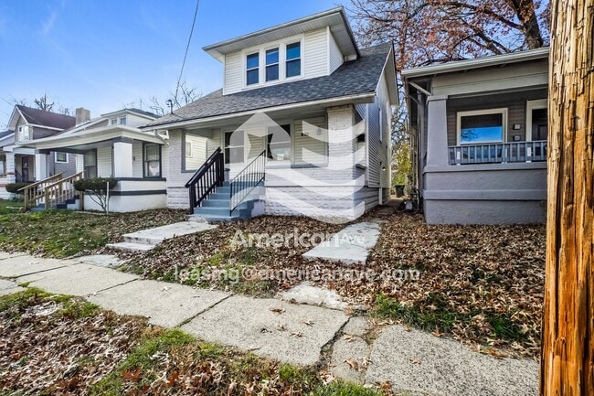 Building Photo - 810 Sutcliffe Ave
