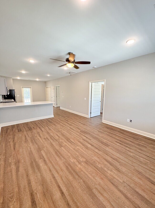 Building Photo - 232 Firefly Ln