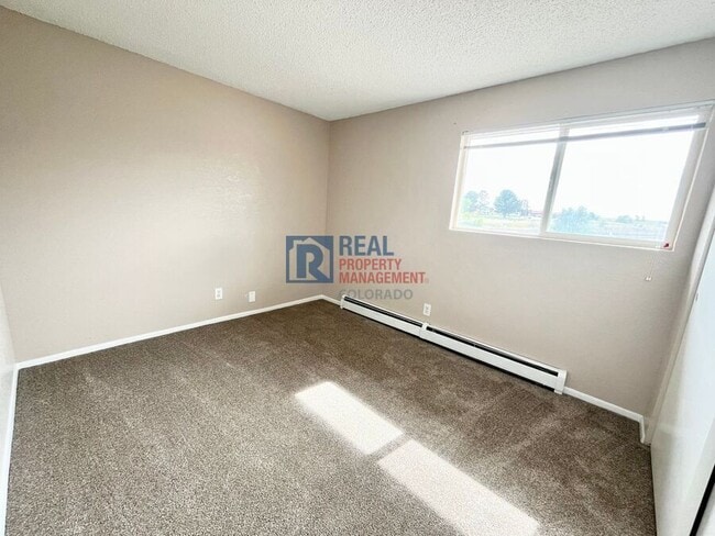 Building Photo - 4340 Loomis Ave