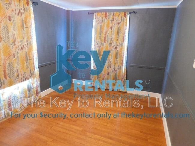 Building Photo - 321 N Main St