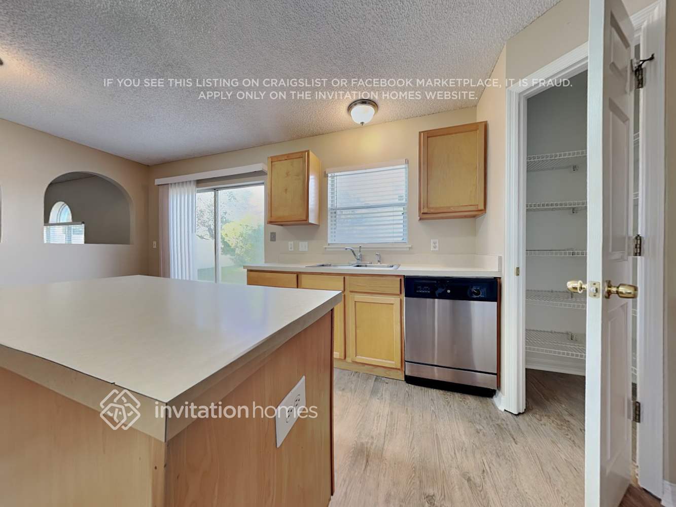 Building Photo - 1800 Brookshire Cir