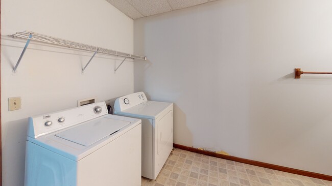 lower level laundry - 1403 Jack Pine Dr