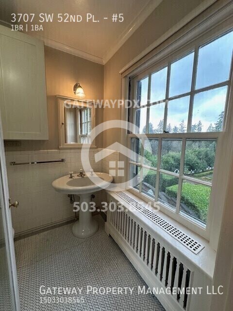 Building Photo - 3707 SW 52nd Pl