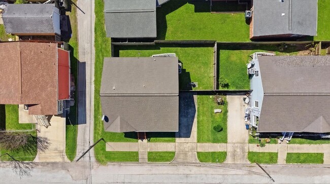 Building Photo - 2311 56th St