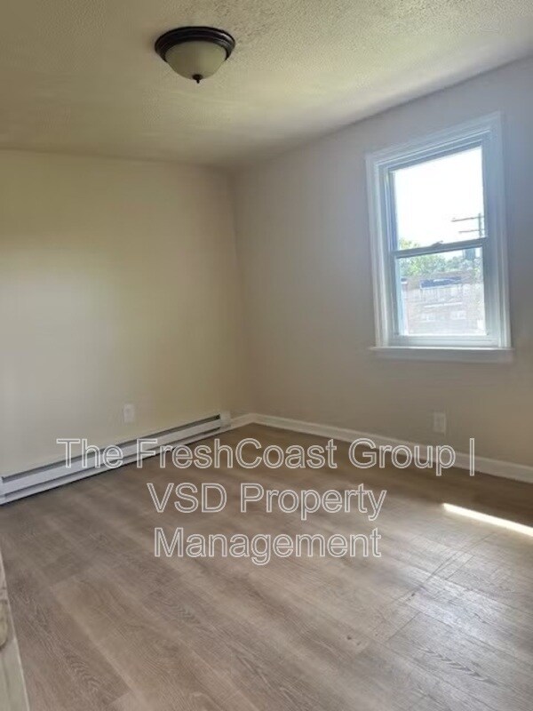 Building Photo - 789 Wayside Rd