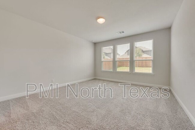 Building Photo - 3014 Isla Ter