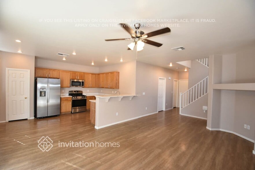 Building Photo - 9413 Santana Siesta Ave