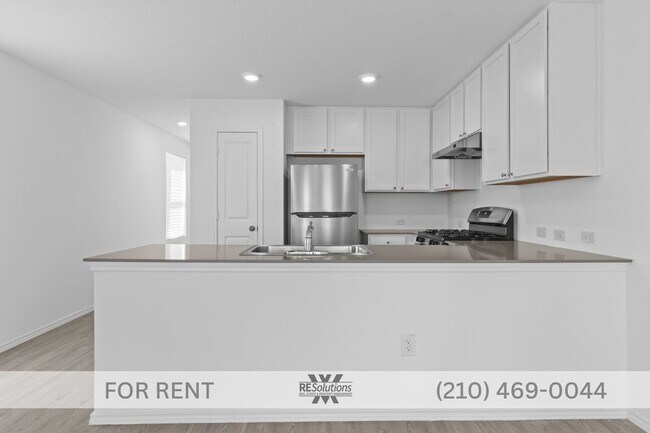 Building Photo - Newer 2023 home under $1,600 near Culebra, Government Canyon, SeaWorld, Northwest San Antonio, an...