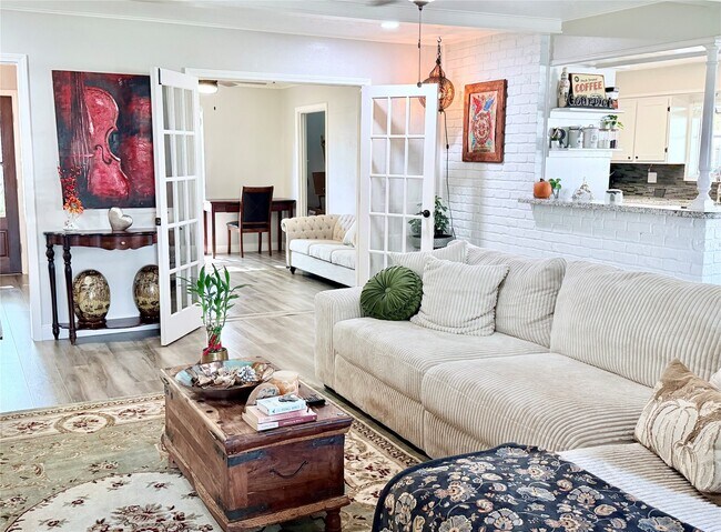 Building Photo - 7146 Bayou Forest Dr