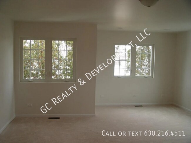 Building Photo - ***FULLY UPDATED HOFFMAN ESTATES HOME / BI...
