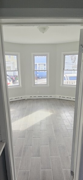 Building Photo - 30 Arthur St