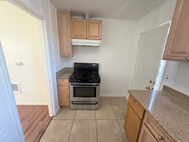 Building Photo - 9008 A St