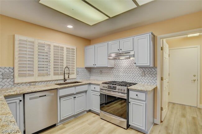 Building Photo - 2628 Highvale Dr