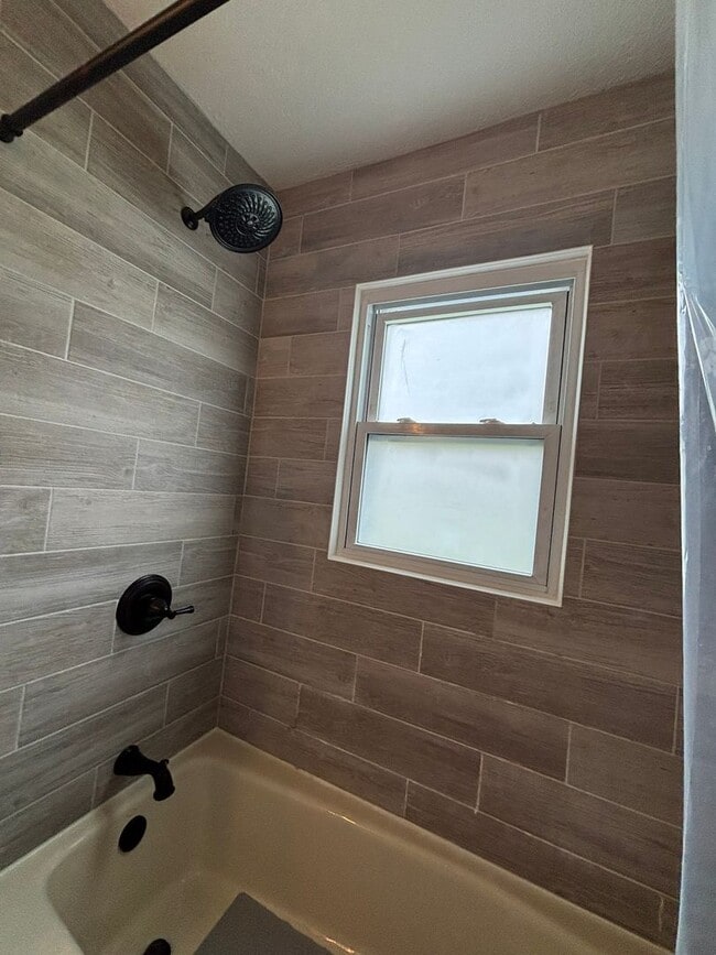 Building Photo - Fully Furnished 3BR Retreat Near Boone Lake – Flexible Lease Terms (3–12 Months)