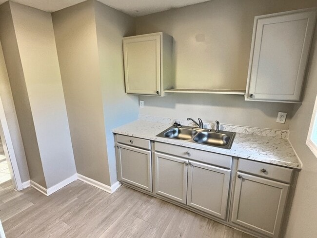 Building Photo - 1157 N Belvedere Blvd