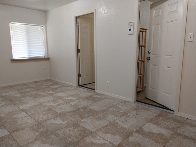 Bedroom 1 & 2 - 1806 S Roberts Rd