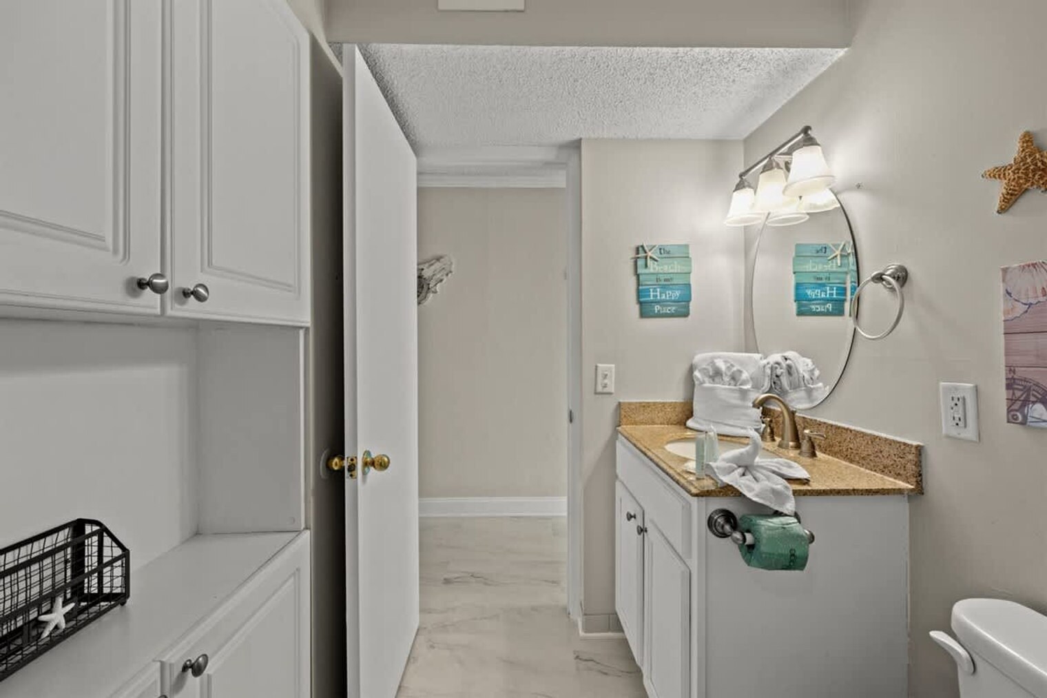 Building Photo - 8743 Thomas Dr