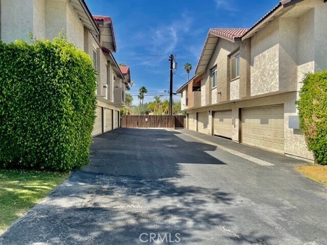 Building Photo - 74614 Driftwood Dr