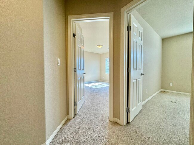 Building Photo - 8173 Crimson Creek Ct