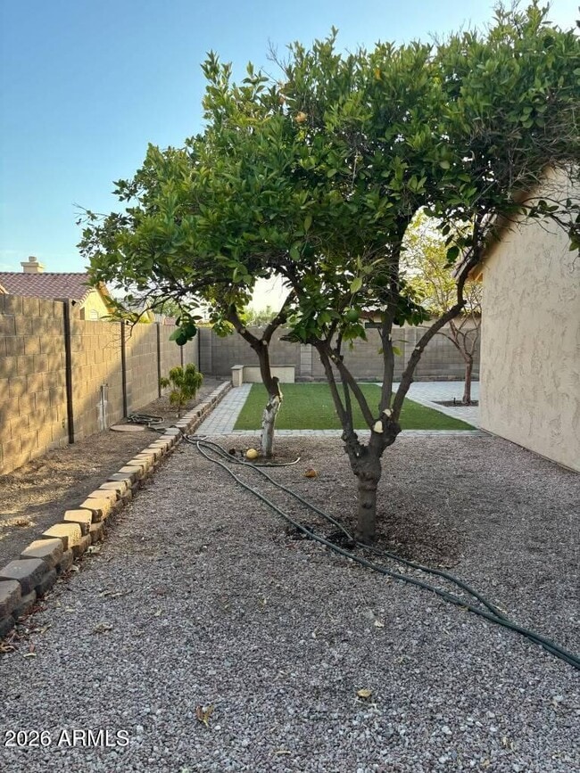 Building Photo - 9621 W Potter Dr