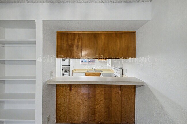 Building Photo - 4050 E Cactus Rd