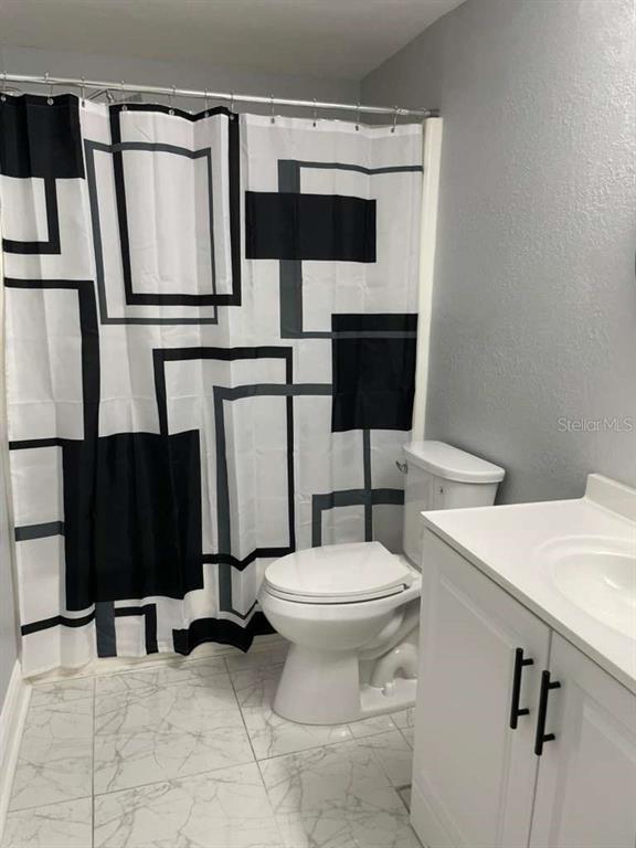 Building Photo - 10106 Royal Acres Ct