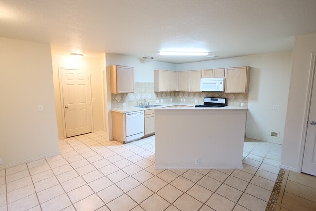 Building Photo - 4814 Dark Canyon Ct