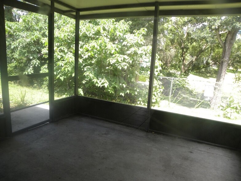 Building Photo - 4966 Sanoma Village