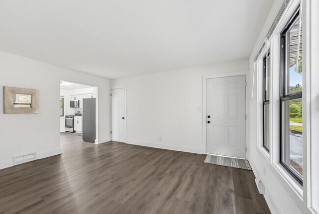 Building Photo - 2034 S 81st St