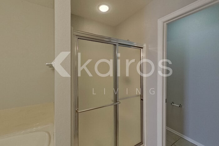 Building Photo - 704 SW 161st St