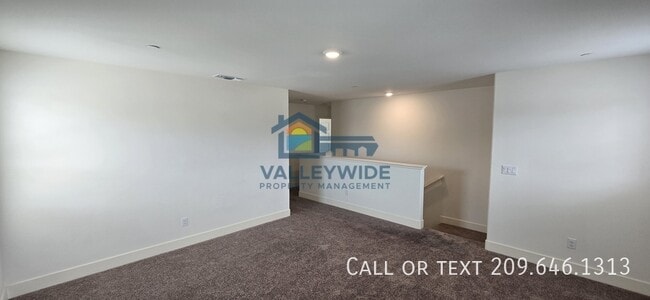 Building Photo - 2104 Ukiah Ct