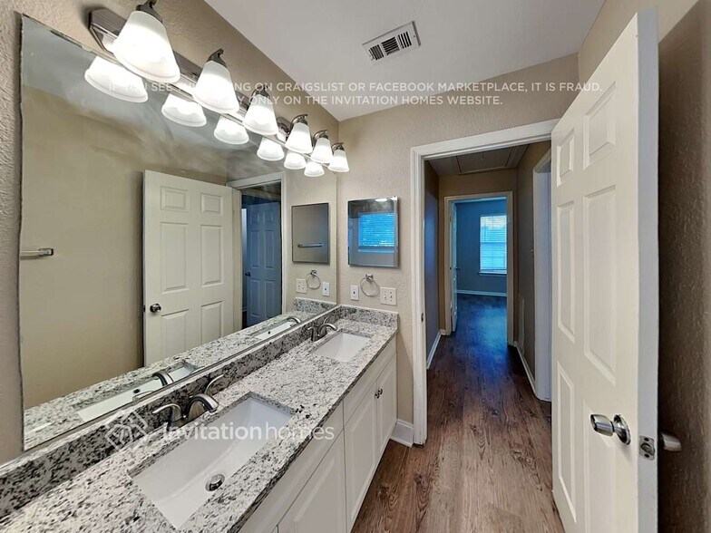 Building Photo - 2860 Ironwood Dr