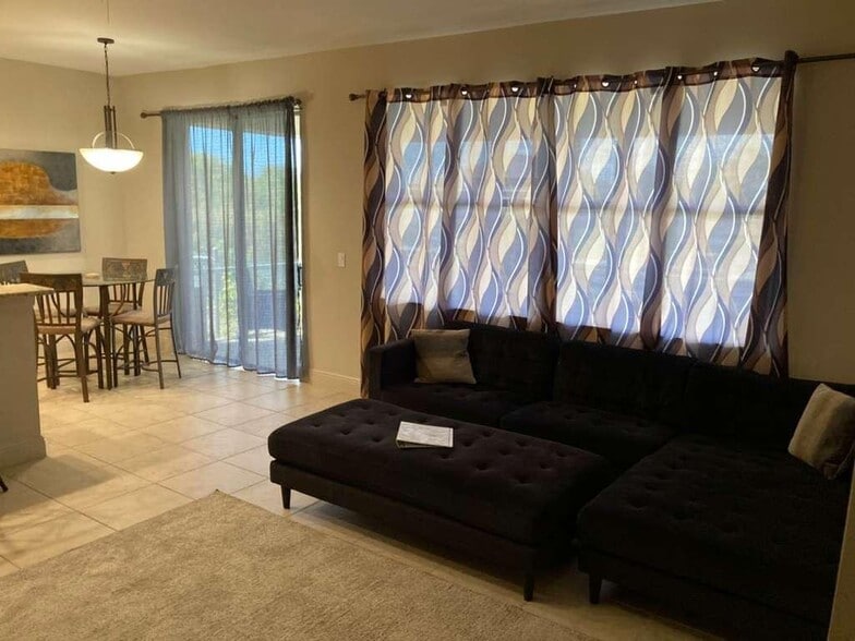 Building Photo - 2637 NW 1st St