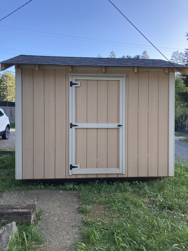 Storage Shed - 405 Newton Rd