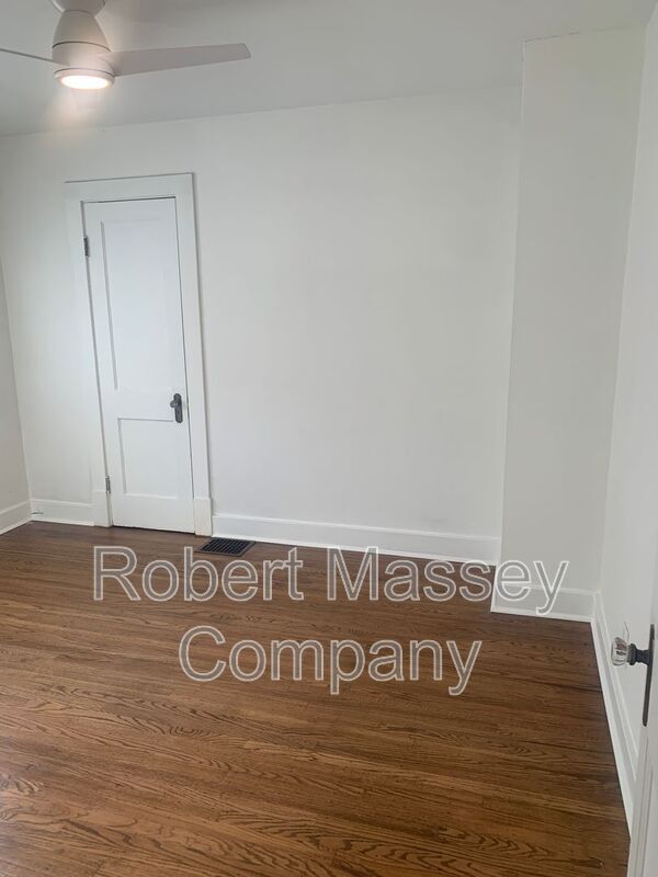 Building Photo - 127 McCready Ave