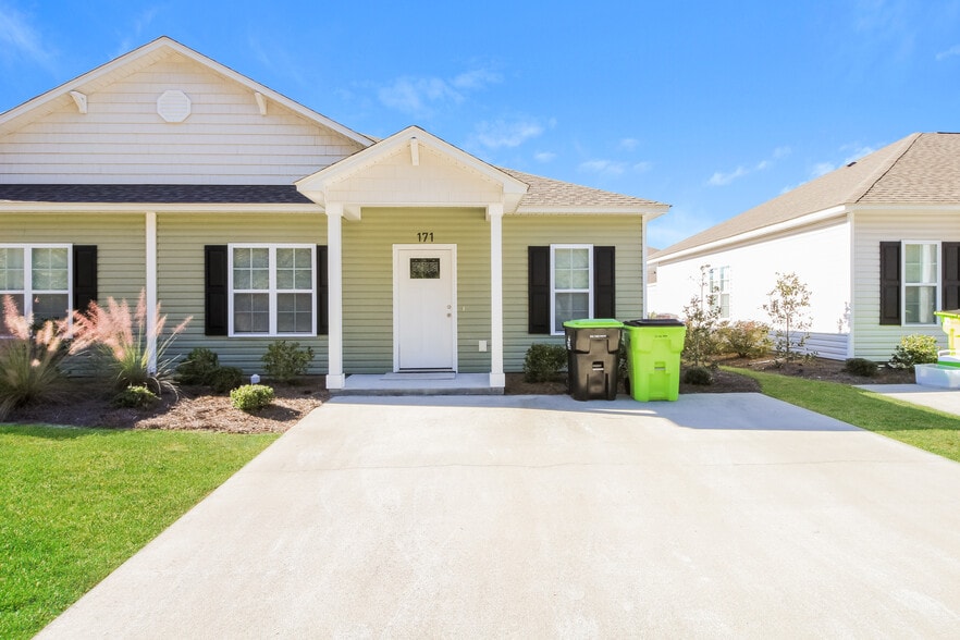 Building Photo - 171 Highlands Glen