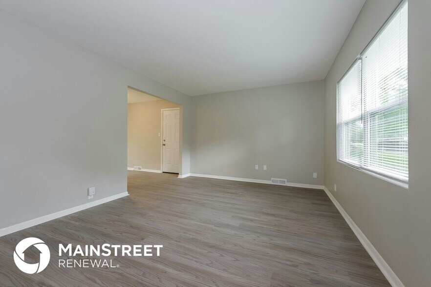 Building Photo - 11304 Crystal Ave