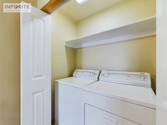 Building Photo - 3 Bedrooms | 2.5 Baths | 2-Car Garage